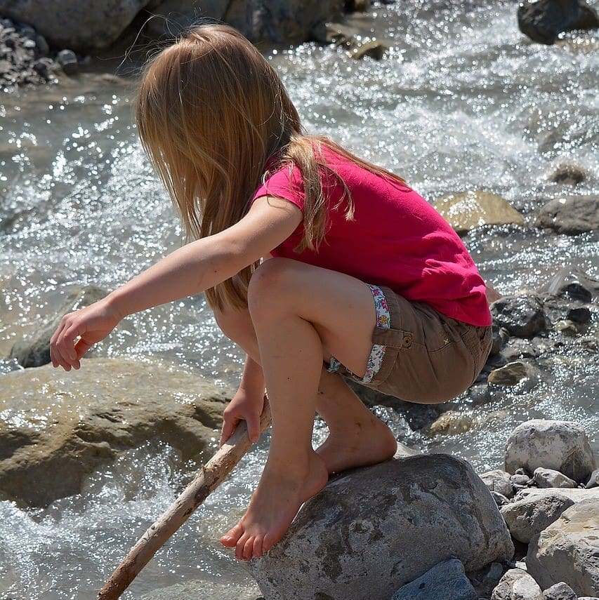 Barefoot Girl